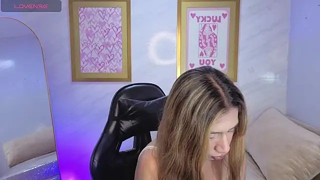 Evy Luxx v online show from March 3, 3:34 am