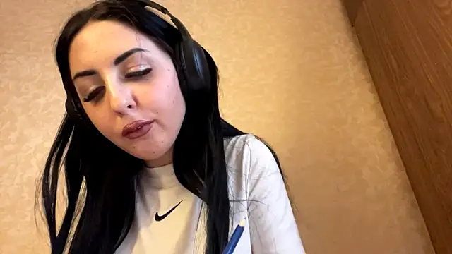 CindyFlowers online show from November 16, 12:27 pm