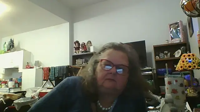 TiguhguhrsRose online show from January 16, 1:23 am