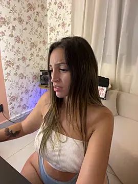 BelleLouise13 online show from March 17, 3:49 pm