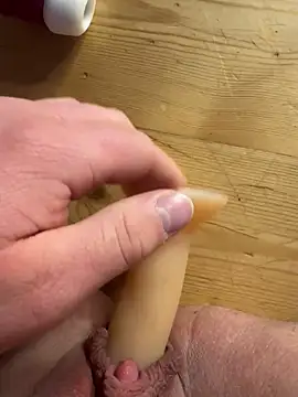 juri2003 online show from December 3, 7:44 am