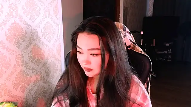 Emma Uilson online show from December 16, 3:01 am