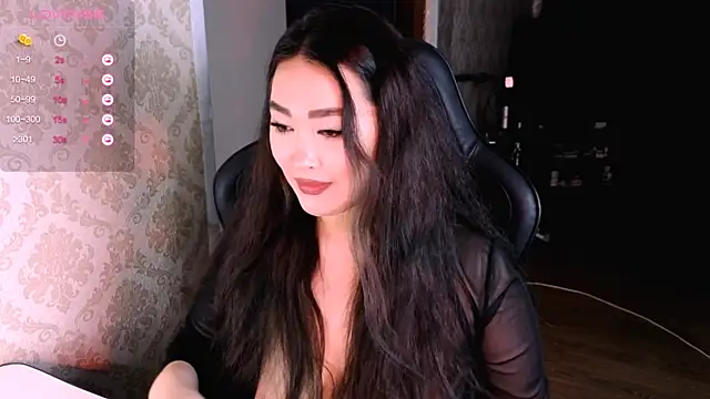 Emma Uilson online show from April 8, 11:40 pm