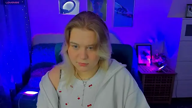 LouiseMous online show from November 29, 9:52 pm