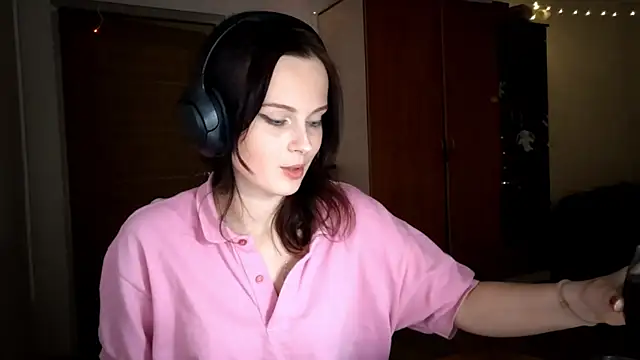 LouiseMarengo online show from November 19, 5:02 pm