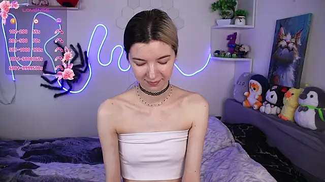 Emmie shy online show from June 14, 1:33 pm