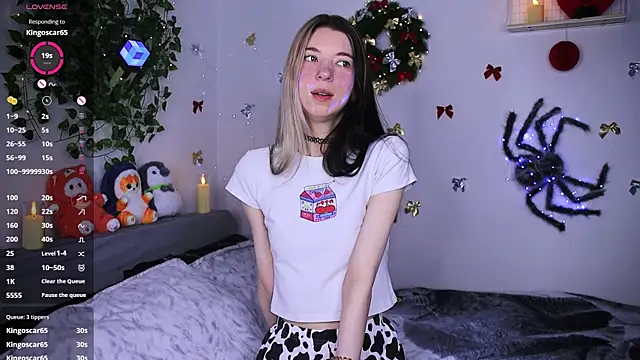 Emmie shy online show from December 20, 1:15 pm