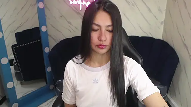 Maleja v  online show from February 3, 1:27 pm