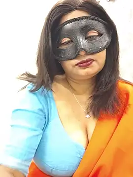 Cute-richa1 online show from May 31, 6:31 pm