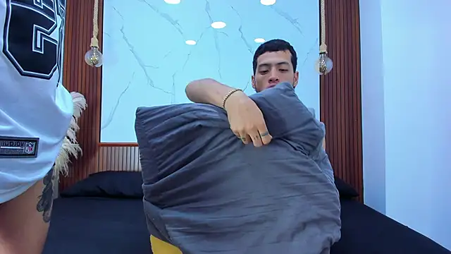 Loversinfire2 online show from December 3, 8:22 pm