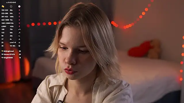 PhillisEsplin online show from December 16, 8:15 pm