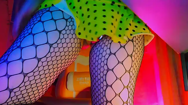 BESTLOLA online show from January 17, 2:35 pm