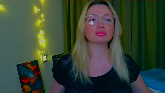 MilaLove   online show from November 17, 3:46 pm