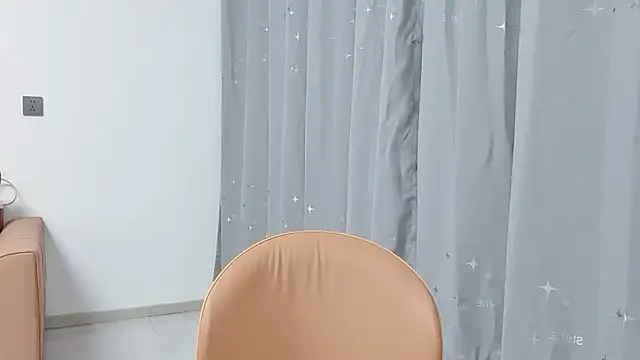 yuyayayu online show from December 3, 11:45 am