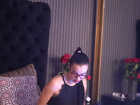 IvyCole online show from December 18, 10:03 pm