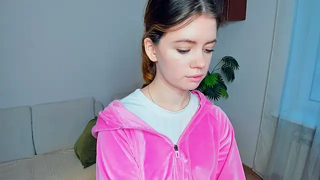 AngelesBenitz online show from November 30, 7:23 am