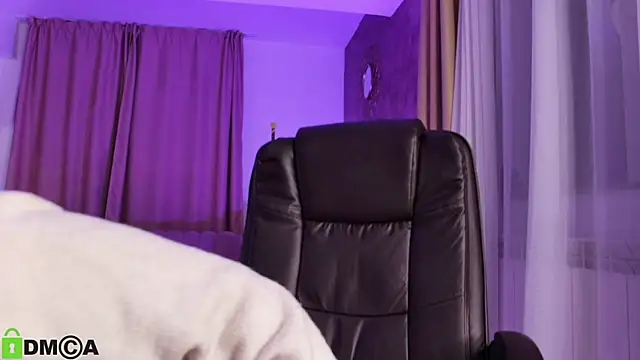 AnnaHarperX online show from January 8, 5:50 pm