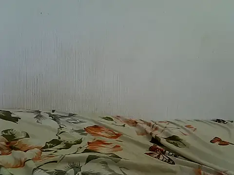 BrunetteNaomi8 online show from November 25, 9:15 pm