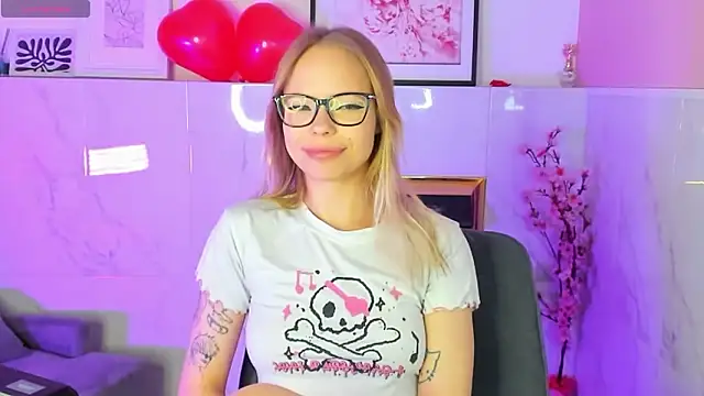 lucy loy online show from February 6, 2:31 pm