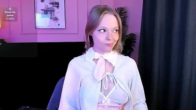 lucy loy online show from March 28, 8:47 am