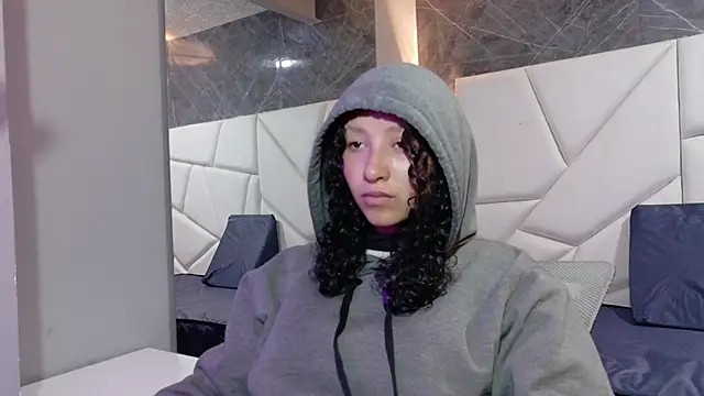 pettymoon1 online show from December 23, 11:14 am