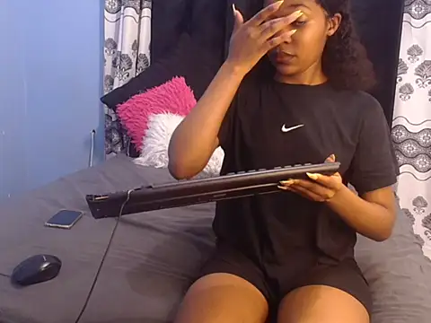 LisaBluexxx1 online show from January 14, 7:30 pm