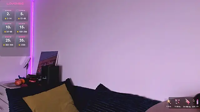 miabellee online show from January 14, 8:25 pm