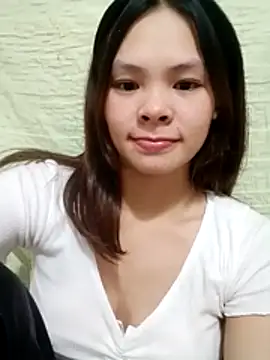 quynhquynh  online show from November 29, 4:00 pm