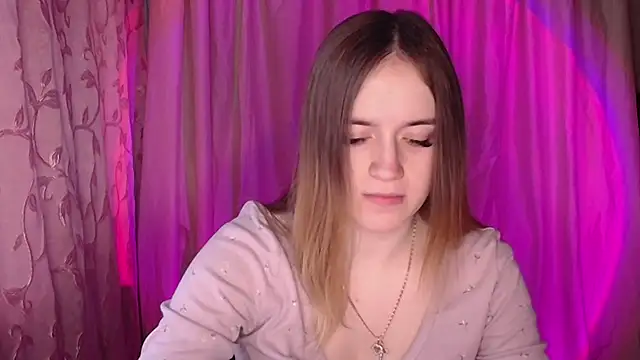 Illa May online show from December 18, 7:24 am