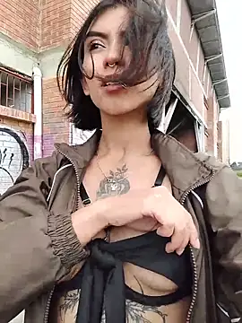 Zoe addiction online show from December 17, 5:39 pm