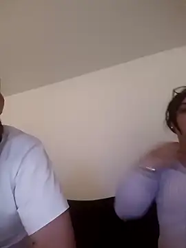 Kingaandqueenn online show from May 13, 8:47 pm