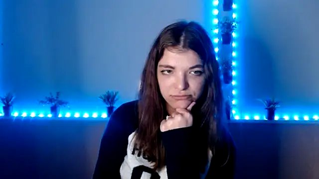 Sweeet Emilyy online show from November 26, 2:40 pm