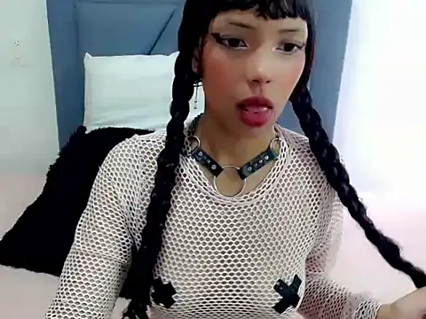 Snapshot of megansweet997 chatting on November 24, 1:46 pm megansweet997 online show from November 24, 1:46 pm