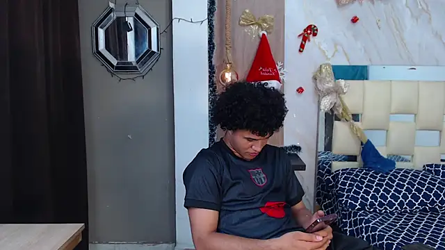 sweett love  online show from January 10, 5:01 am