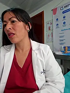 JustSamantha  online show from March 26, 2:19 pm