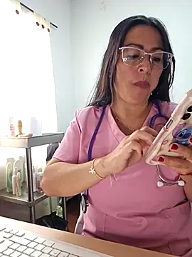 JustSamantha  online show from November 28, 2:53 pm