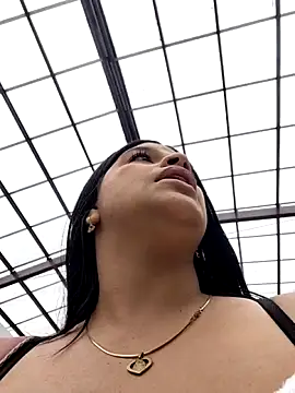 Layla-daring online show from April 6, 5:25 pm