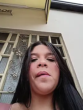 Layla-daring online show from February 16, 6:30 pm