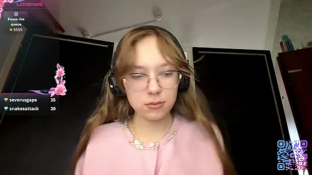 LouettaTornese online show from November 30, 9:02 am