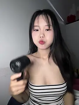 Kiee-lee online show from March 23, 3:18 pm