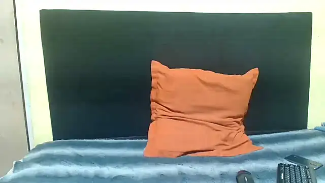 WildHornyTiger18 online show from March 3, 8:15 pm