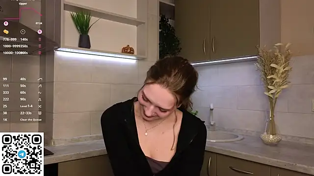 NoirAstrya online show from April 14, 6:24 am