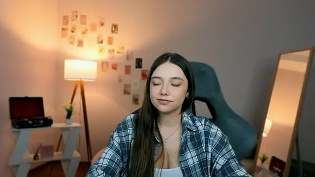 Vexorine online show from April 18, 7:58 pm