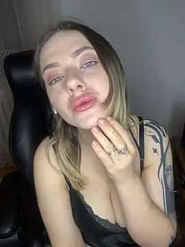 SoniaLav online show from December 18, 6:56 pm