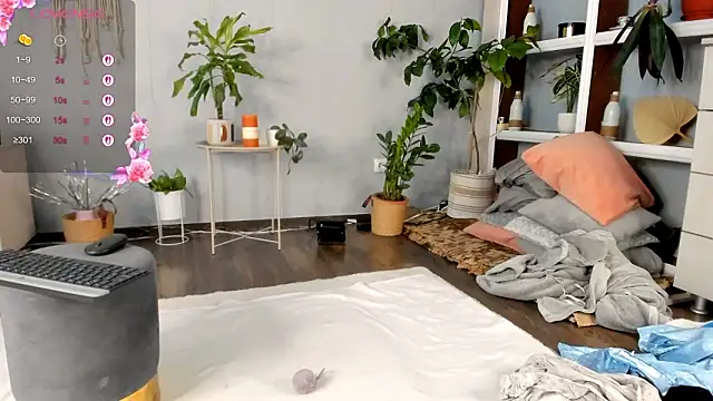 PureEllieX online show from March 16, 5:44 am