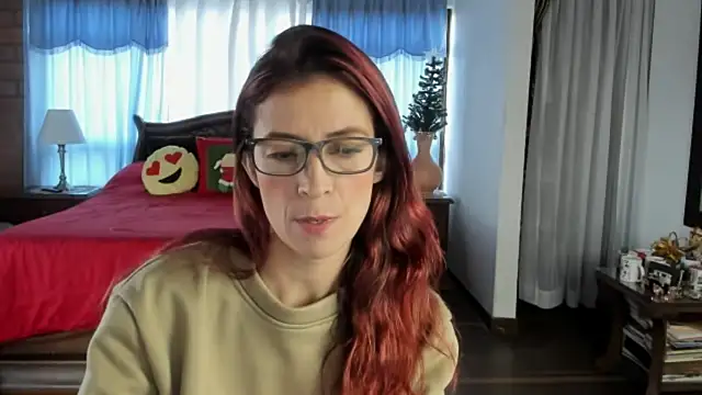 Charlotte-Willson online show from December 21, 9:30 pm