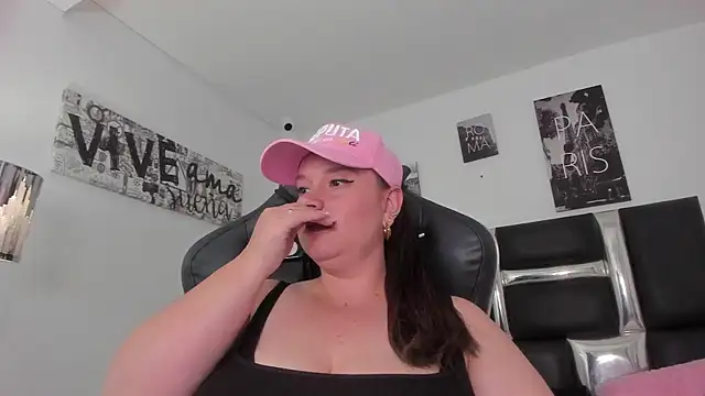 Sophiie Rouse  online show from November 27, 7:06 pm