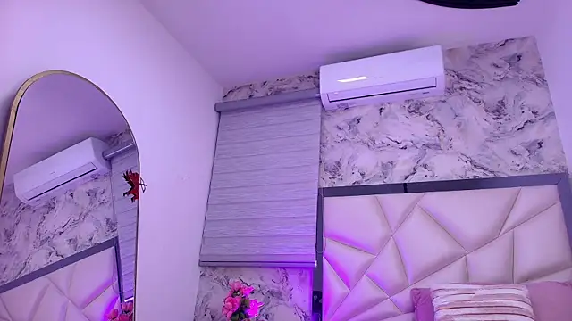 lili jhonson online show from April 4, 11:53 am