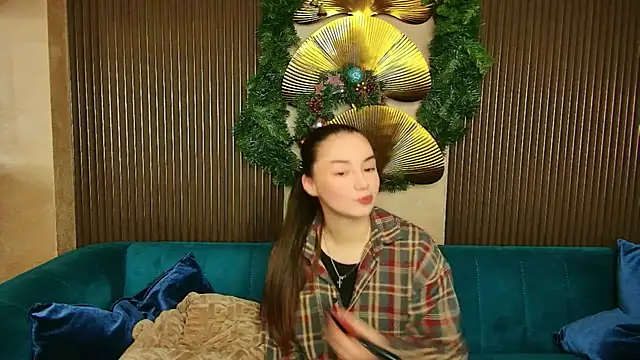 Amber Bond online show from January 11, 5:56 am