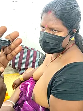 Desicouple1706 online show from February 24, 9:30 am